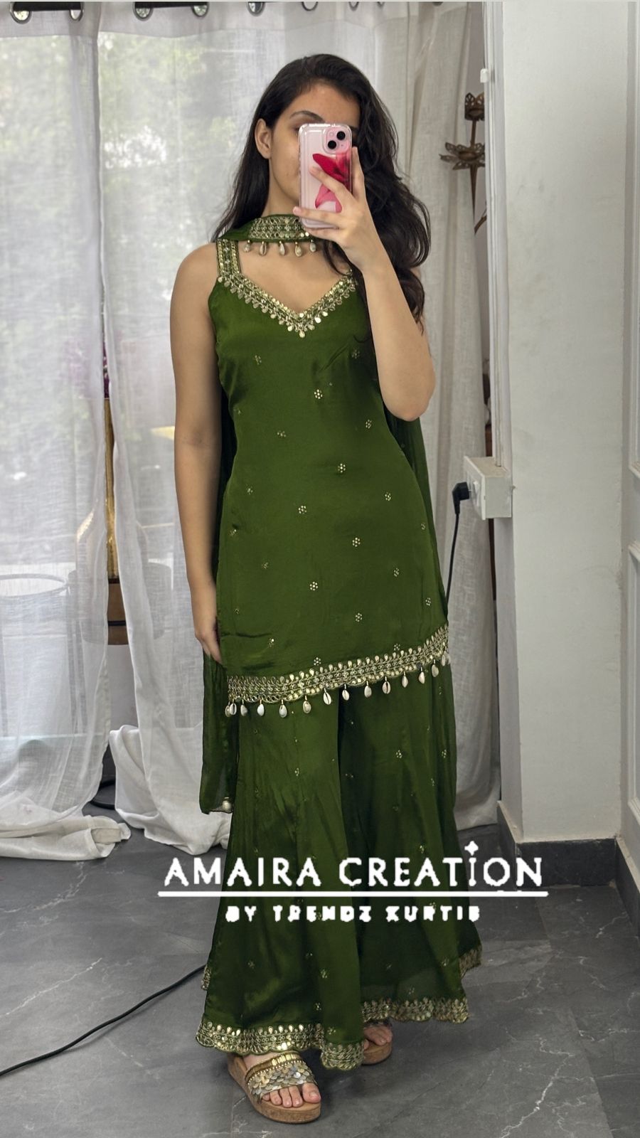 Premium Chinnon Mehendi Green Divider Set(16 inches sleeves available)