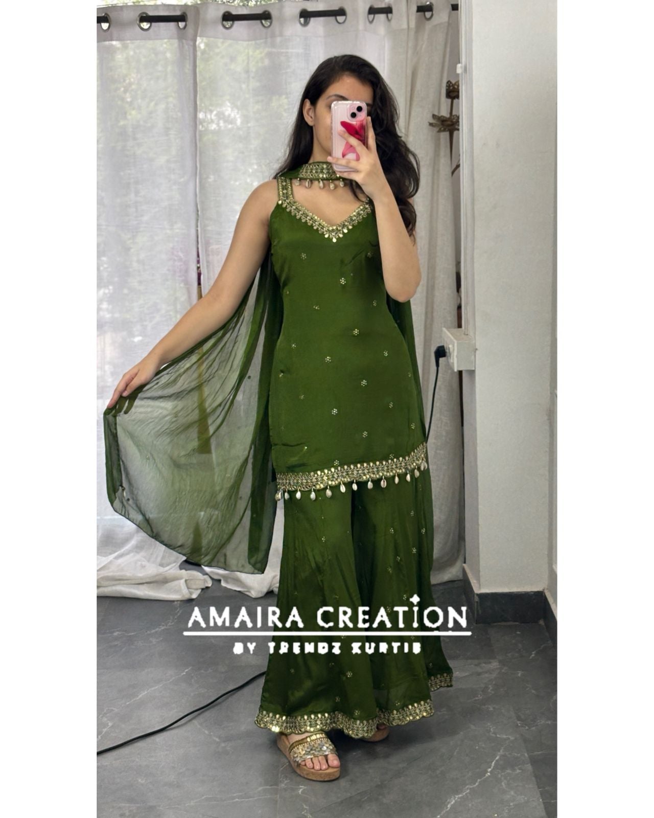 Premium Chinnon Mehendi Green Divider Set(16 inches sleeves available)