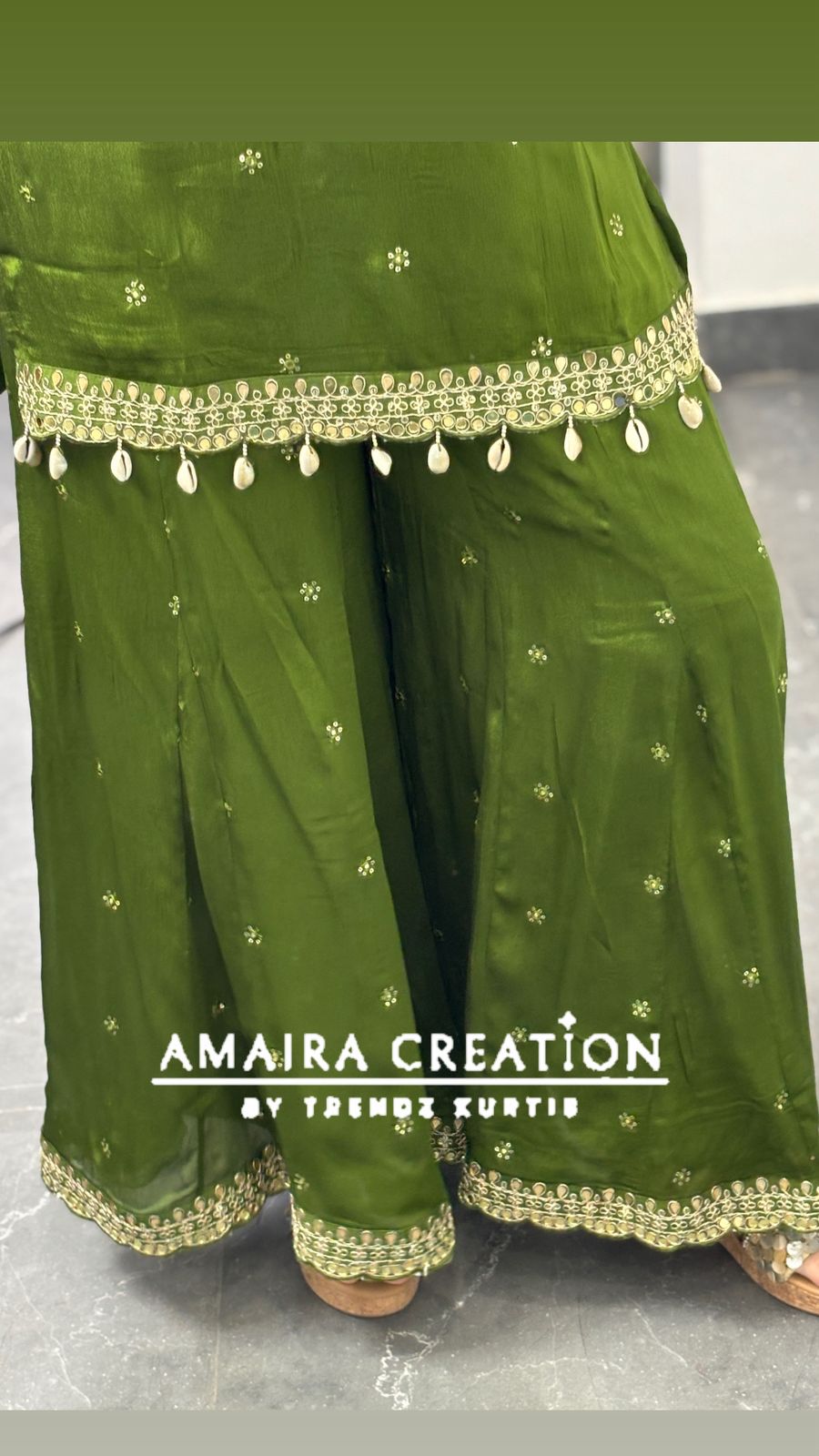 Premium Chinnon Mehendi Green Divider Set(16 inches sleeves available)