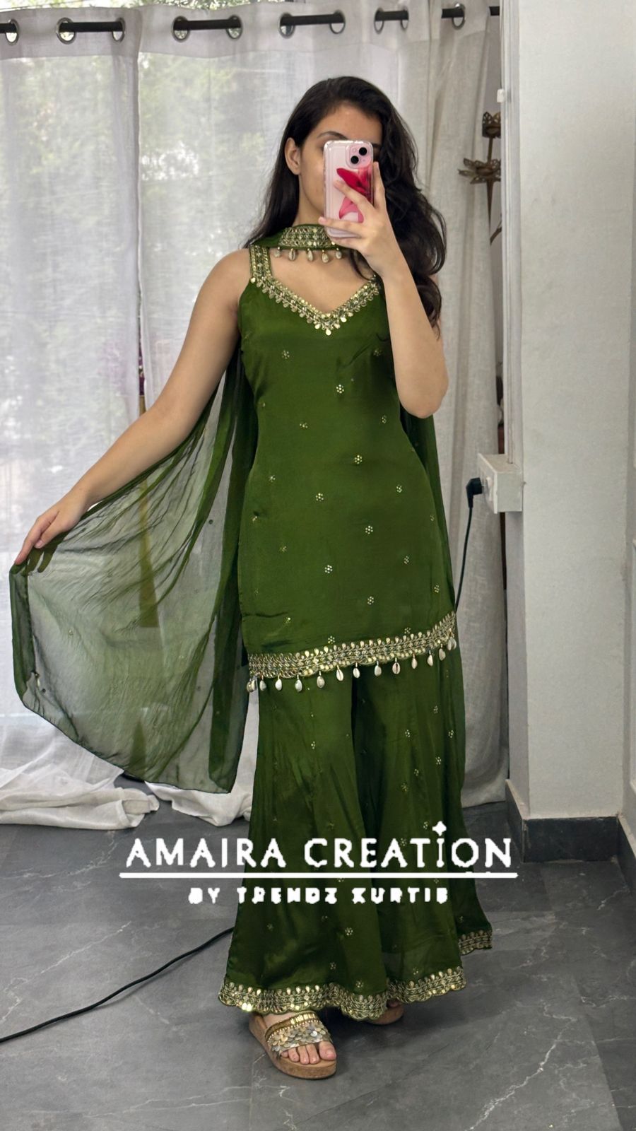 Premium Chinnon Mehendi Green Divider Set(16 inches sleeves available)