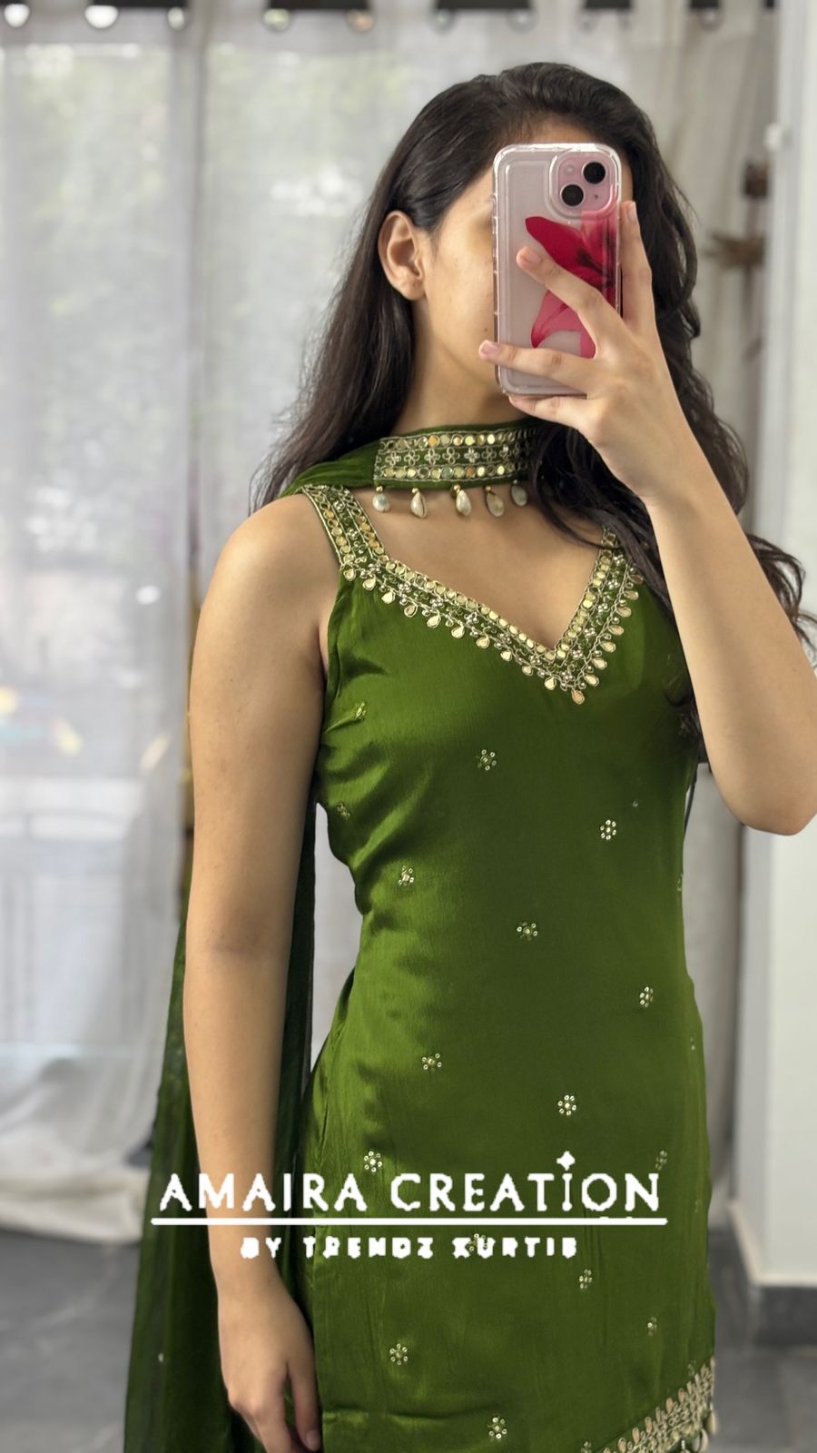 Premium Chinnon Mehendi Green Divider Set(16 inches sleeves available)