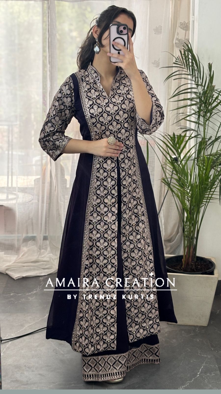 Center slit indowestern