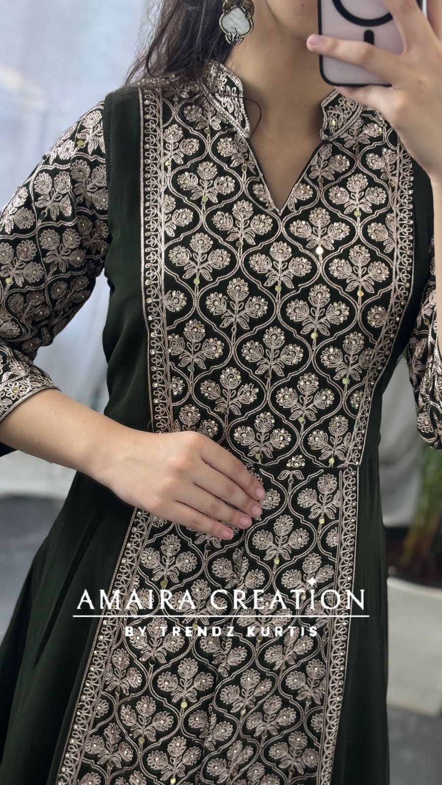Center slit indowestern