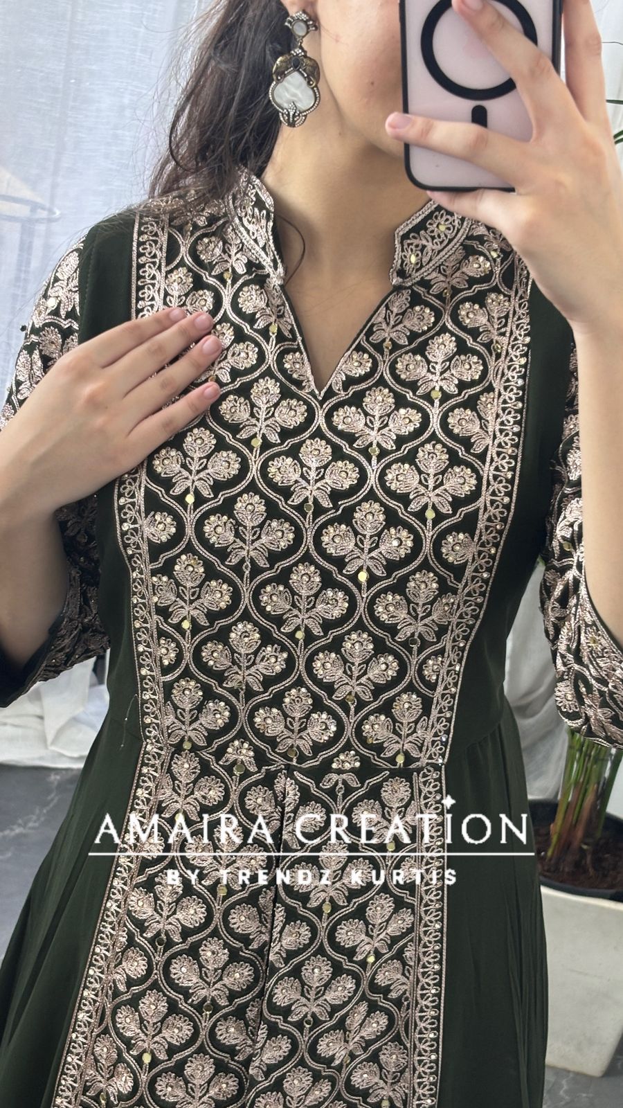 Center slit indowestern