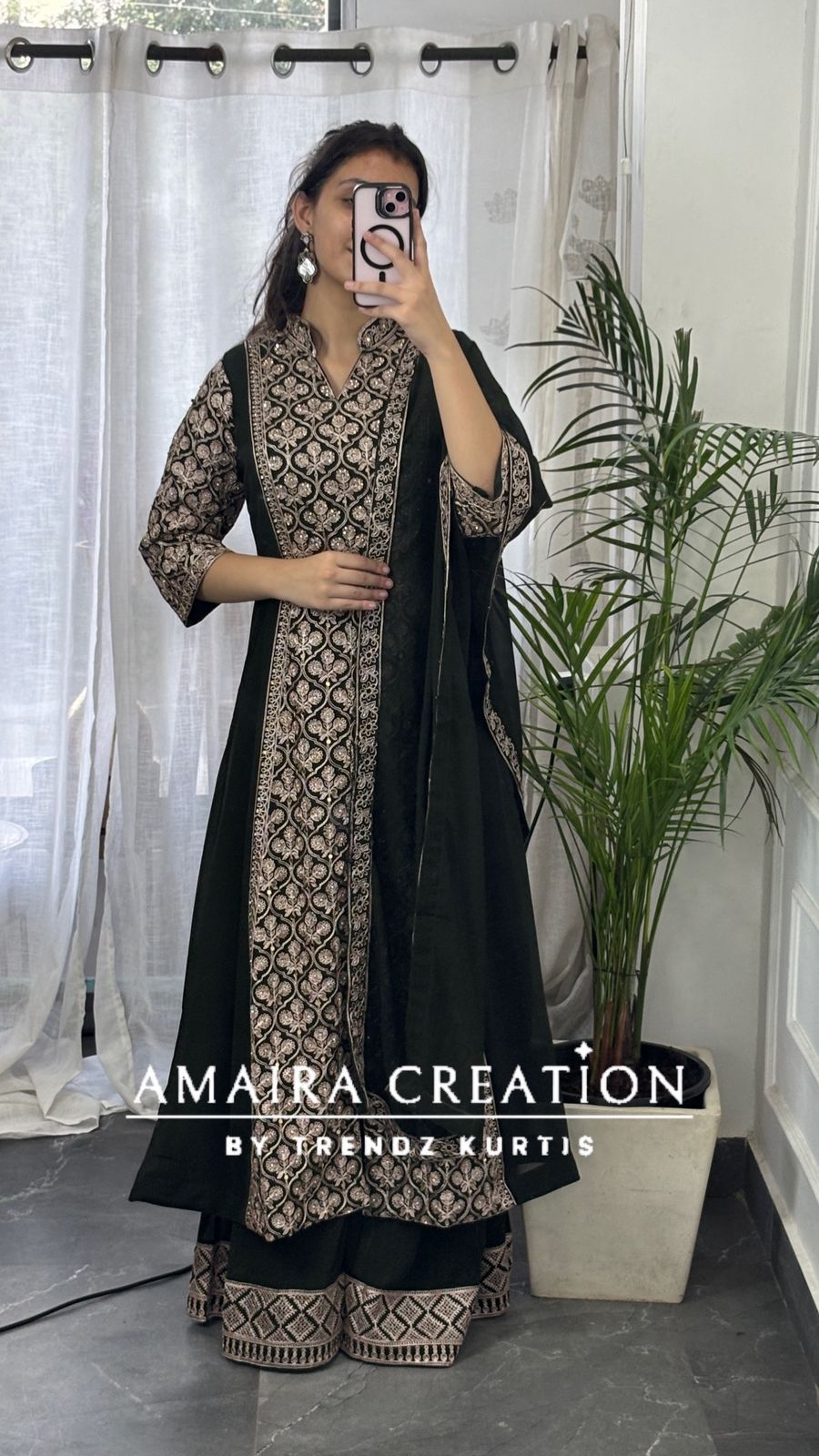 Center slit indowestern