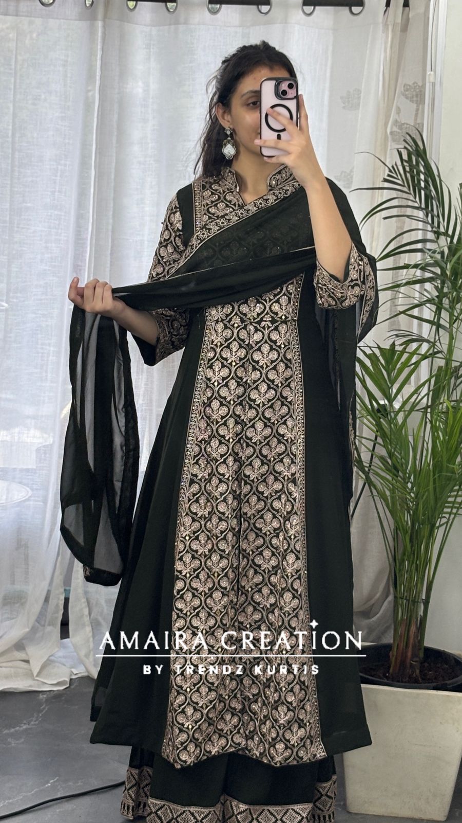 Center slit indowestern