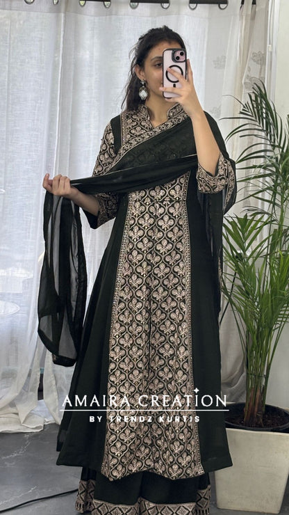 Center slit indowestern