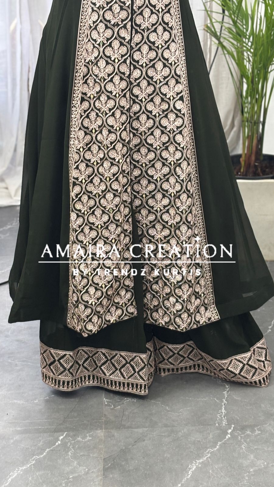 Center slit indowestern