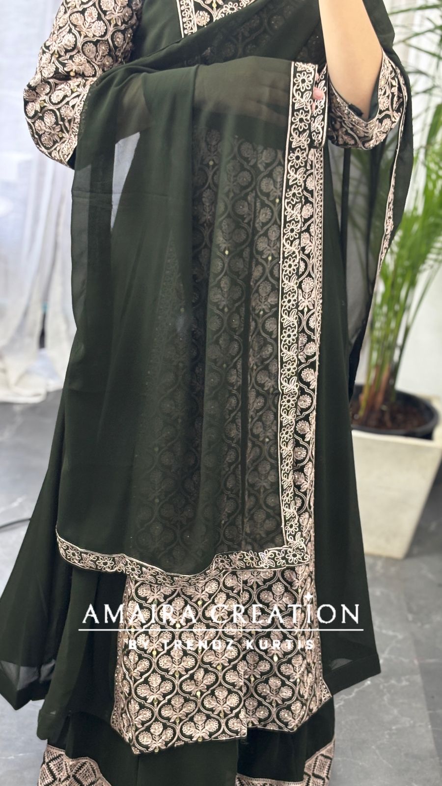 Center slit indowestern