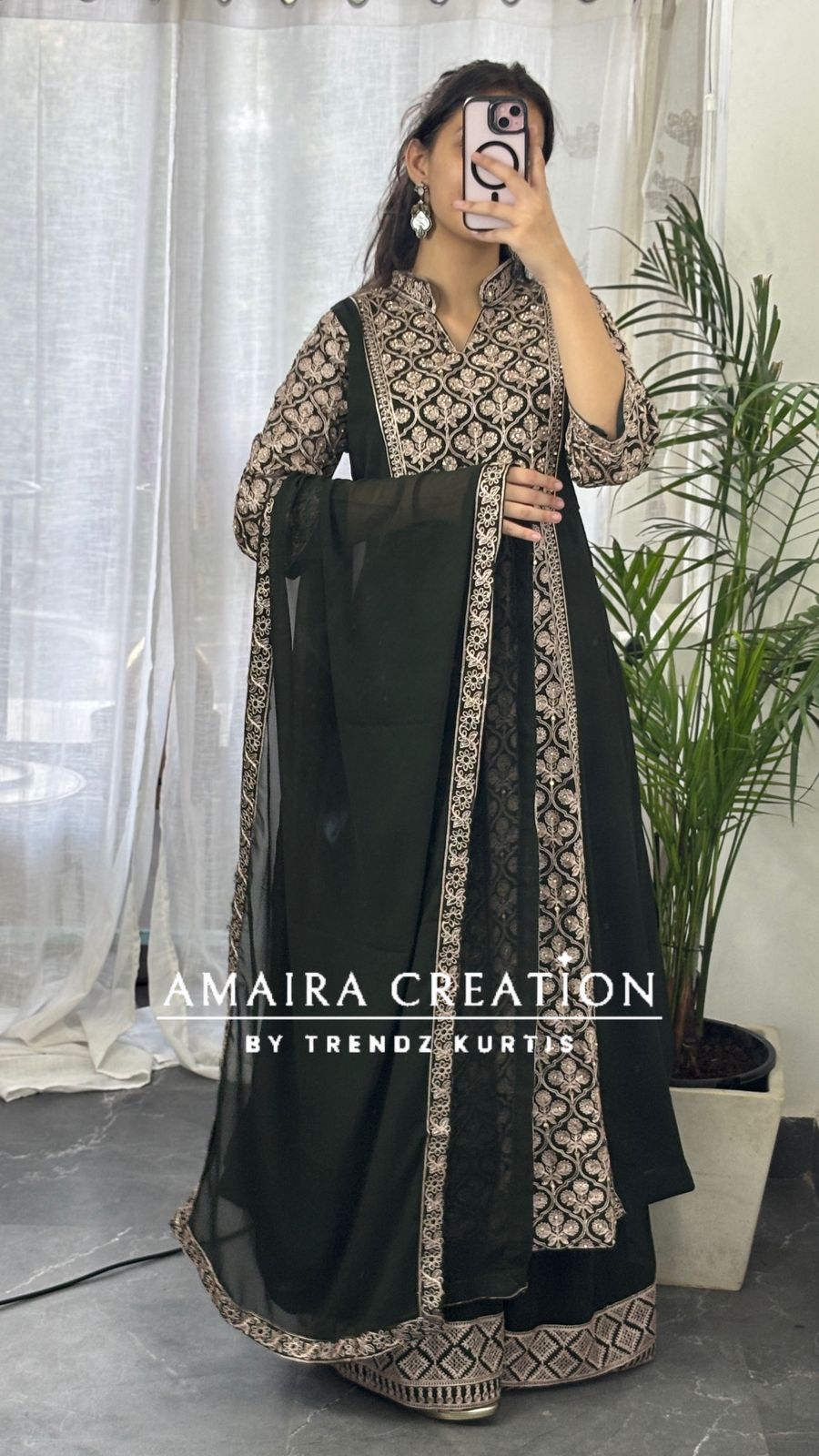 Center slit indowestern