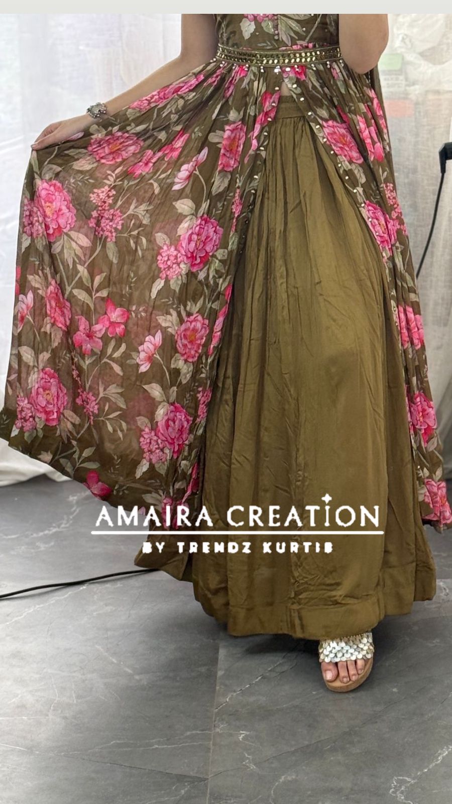 Premium Chinnon Floral Print Centre Slit Skirt Set(17 inches sleeves available)