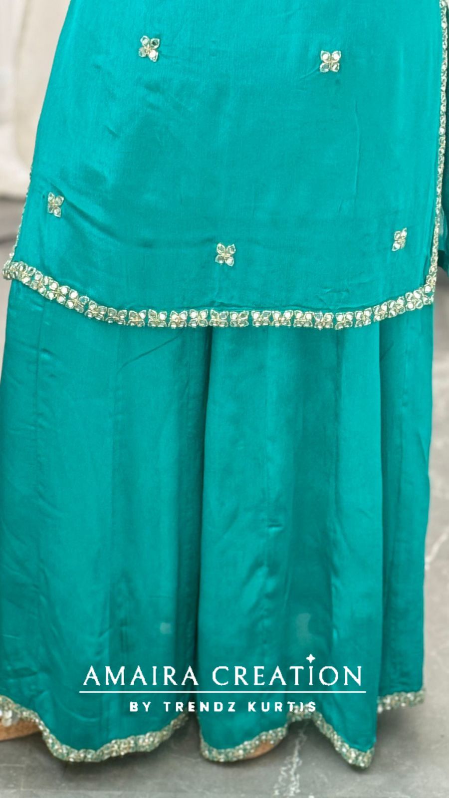 Premium Chinnon Beautiful Mirror Work Deatiling Divider Set