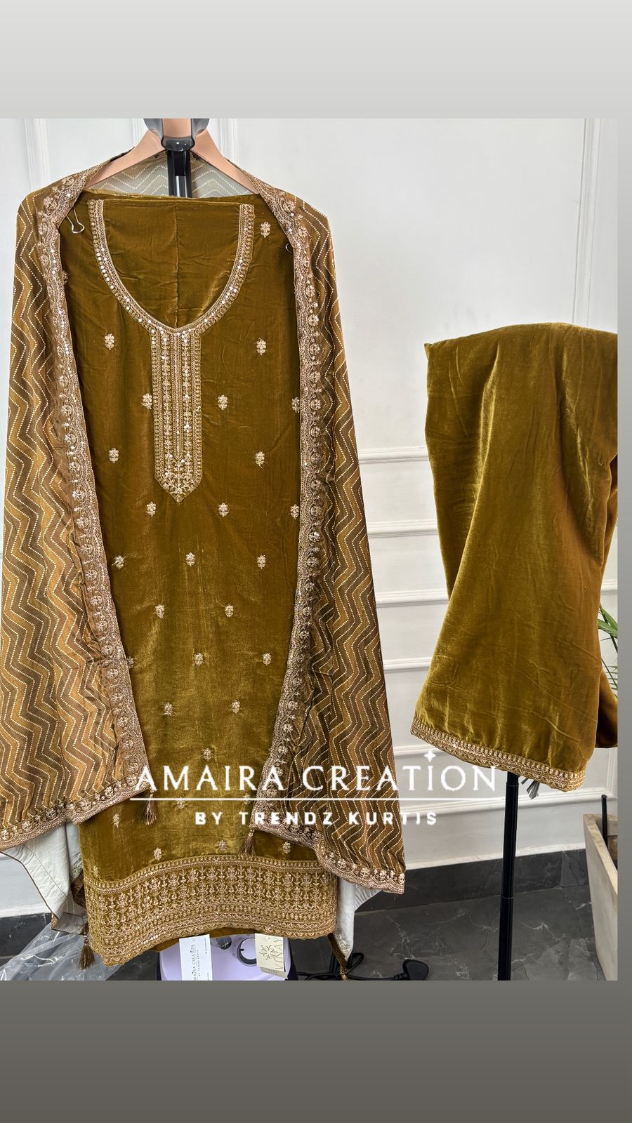 Premium Velvet Very Soft Fabric Zari Work Unstitched Suit With Printed Velvet Dupatta