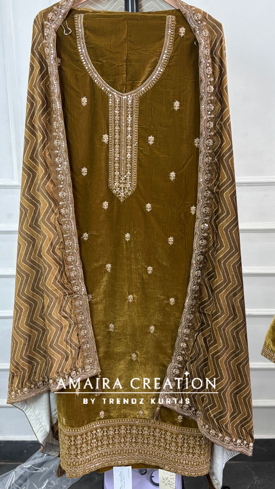 Premium Velvet Very Soft Fabric Zari Work Unstitched Suit With Printed Velvet Dupatta