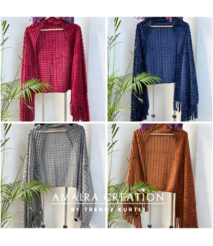 Premium Feather Pearl Deatiling Woolen Stole