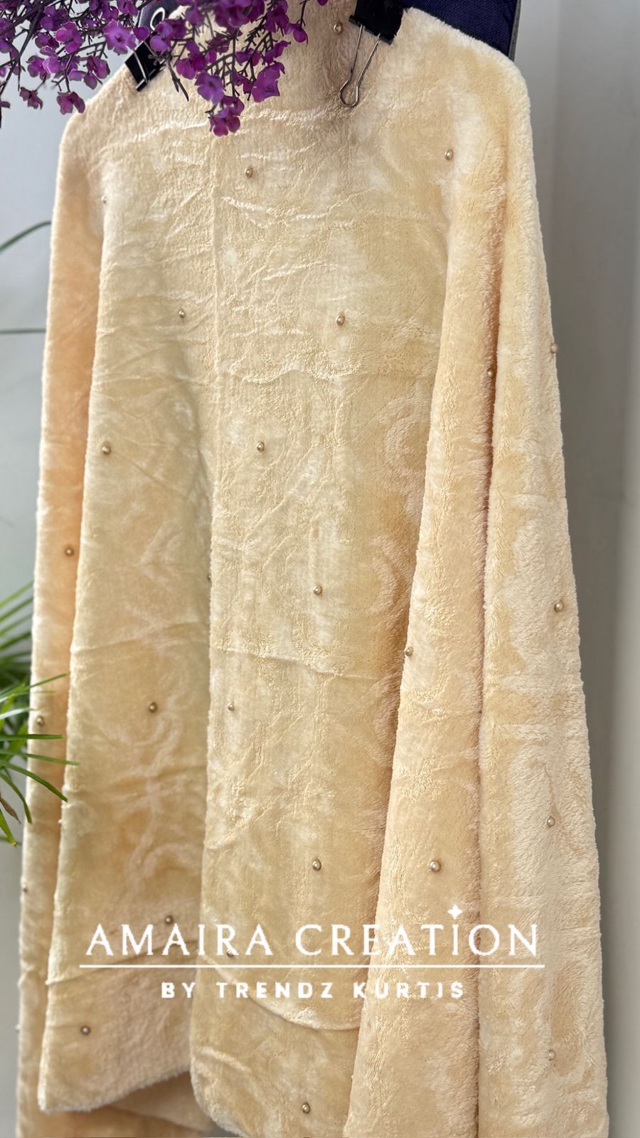 Premium Woolen Self Design Stole