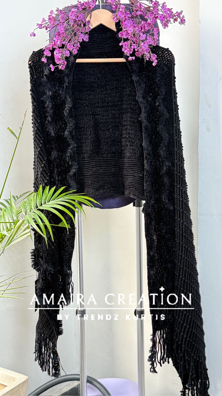 Premium Woolen Feather Detailing Stole