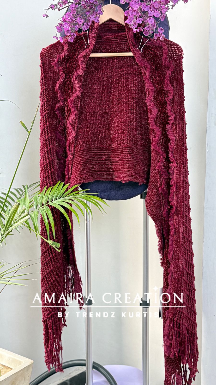 Premium Woolen Feather Detailing Stole