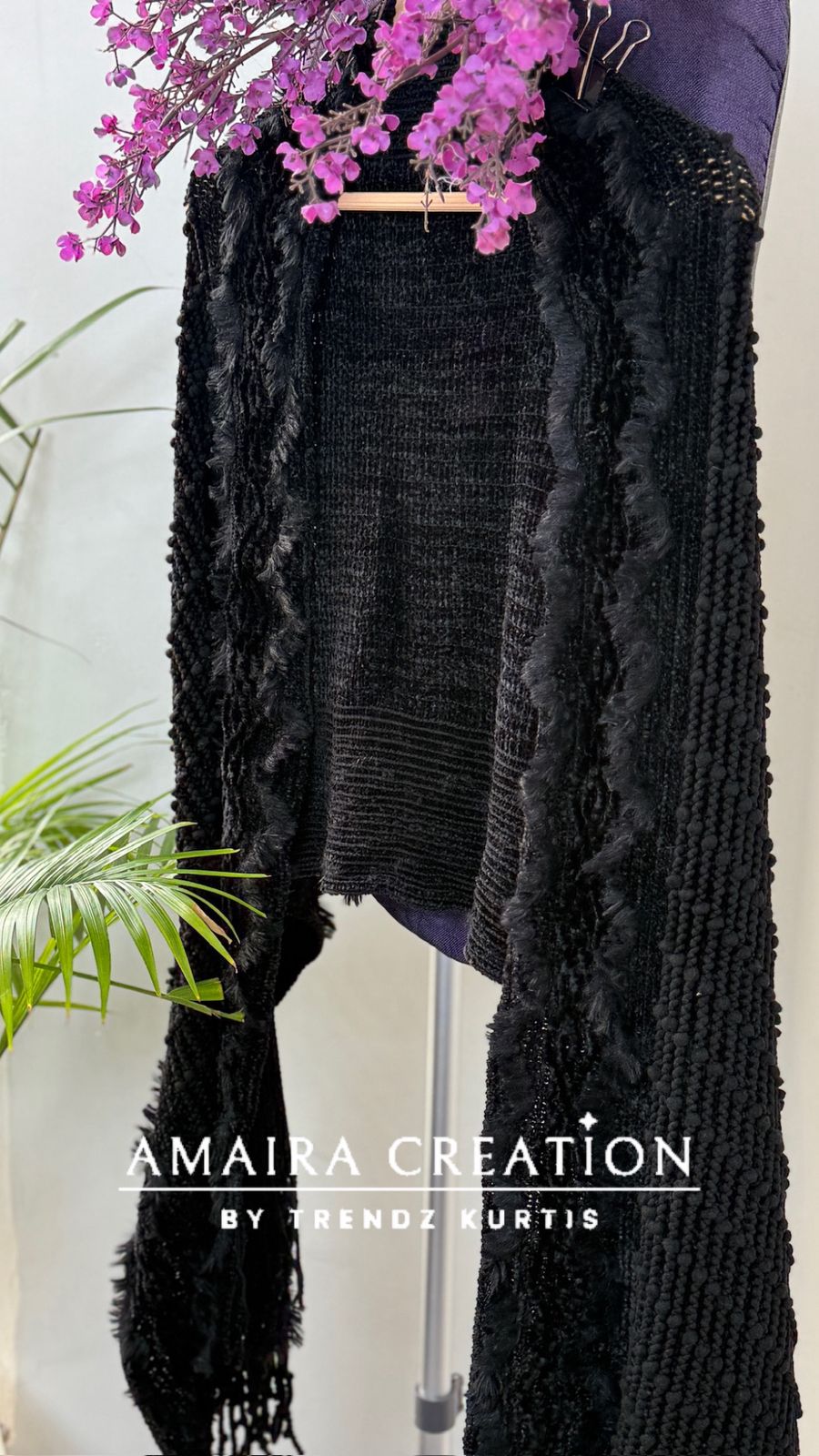 Premium Woolen Feather Detailing Stole