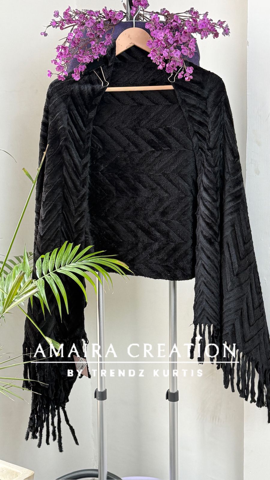 Premium Woolen Zig Zag Pattern Stole