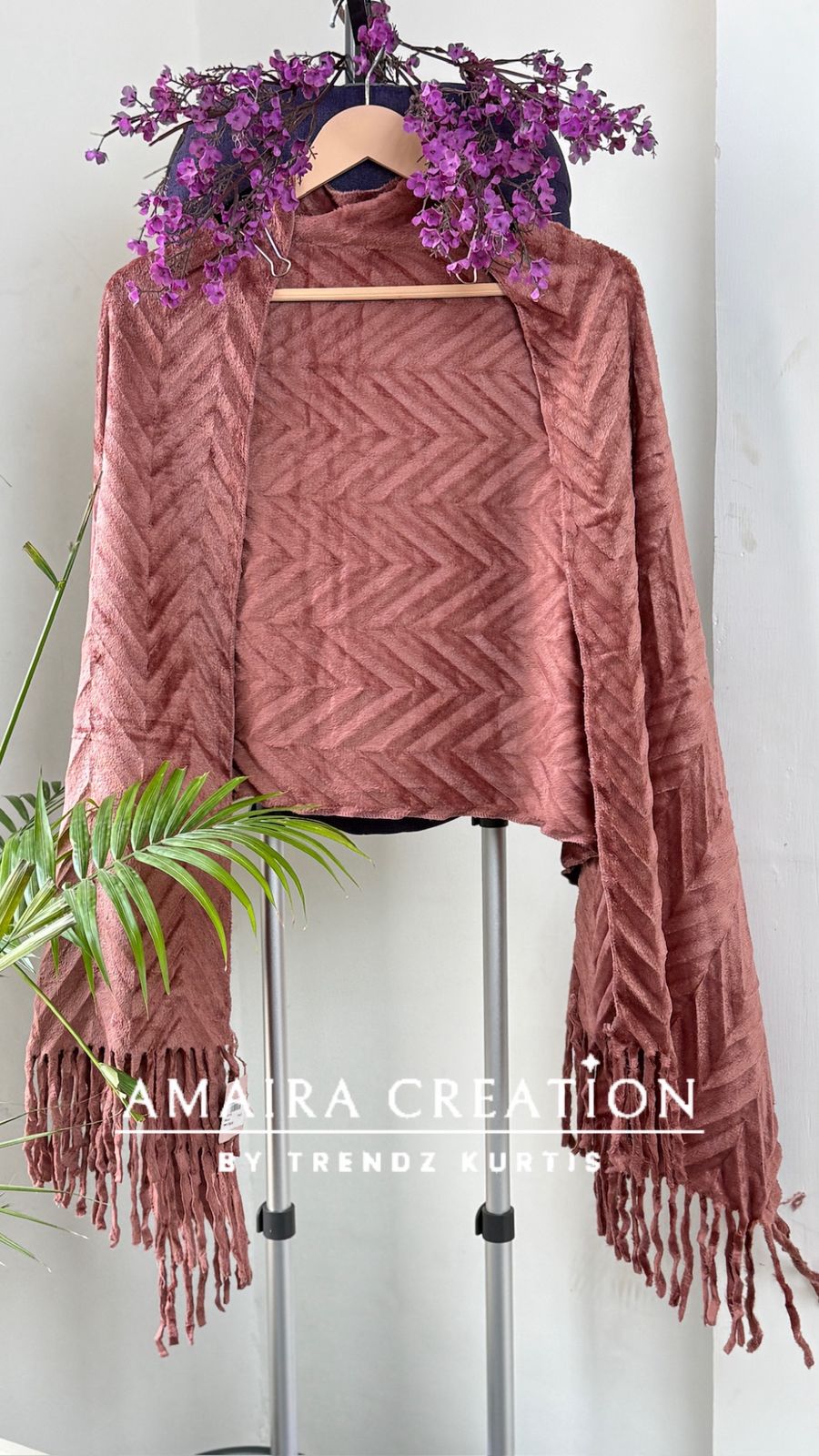 Premium Woolen Zig Zag Pattern Stole