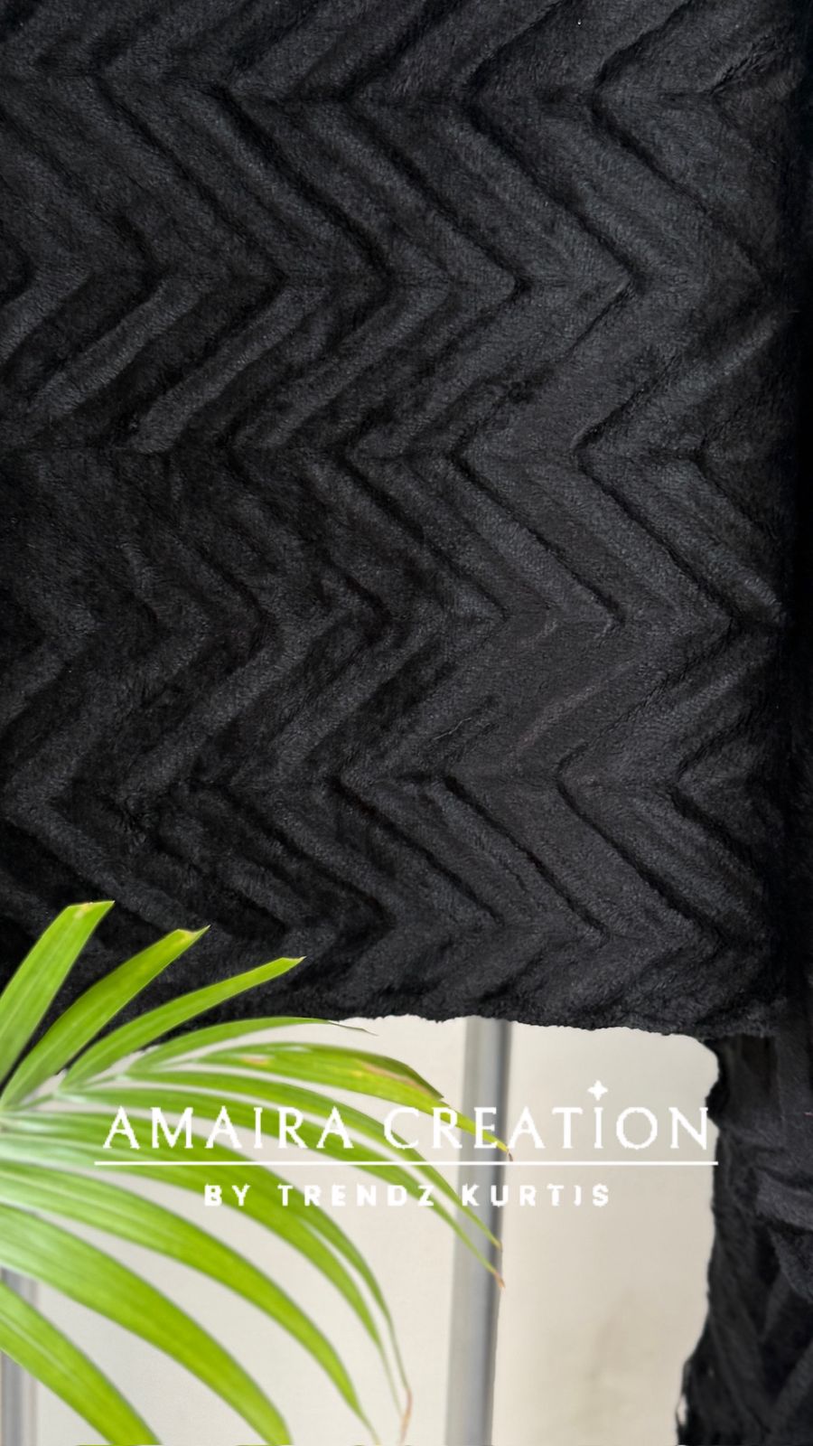 Premium Woolen Zig Zag Pattern Stole