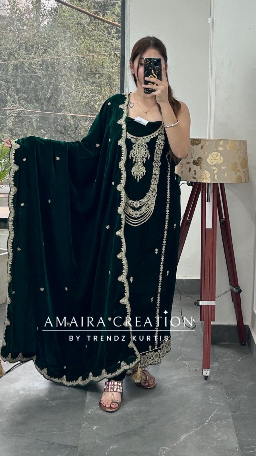 Bolte Green Premium Velvet Unstitched Suit With Beautiful Work