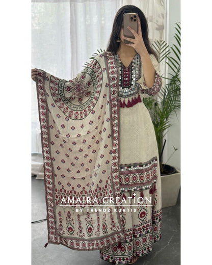Beautiful Crepe Beige & Falsa Full Ghera Divider Set