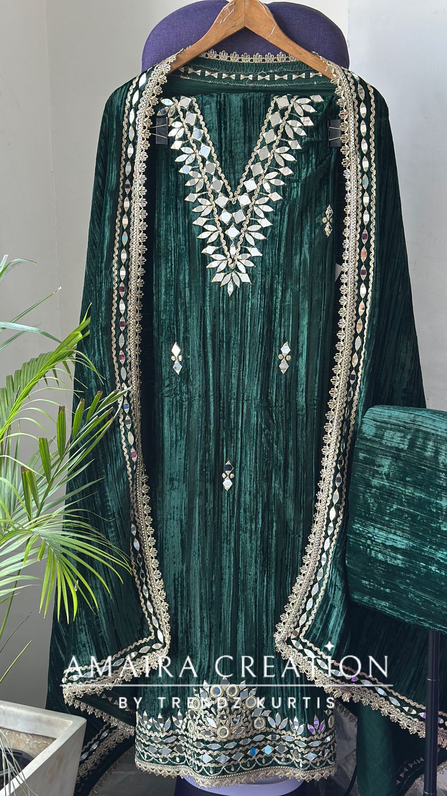 Premium Green Crush Velvet Original Mirror & Zari Unstitch Set