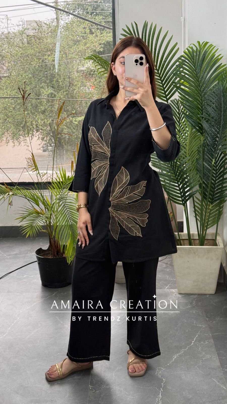 Umber Grace (Black)