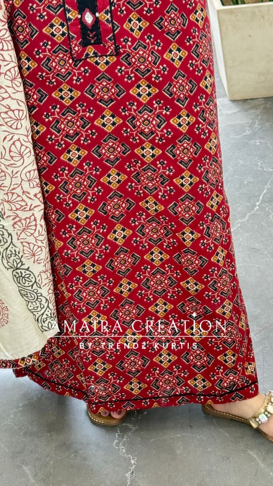 Premium Cotton Maroon Colour Jaipuri Print Unstitch Suit
