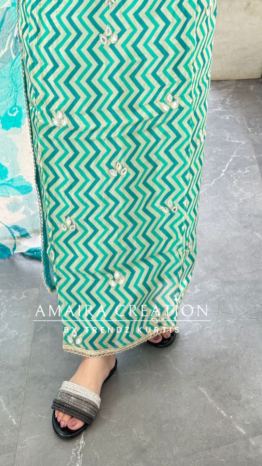 Premium Oragnaza Firozi Colour Lehriya Print Unstitched Suit With Beautiful Chiffon Dupatta