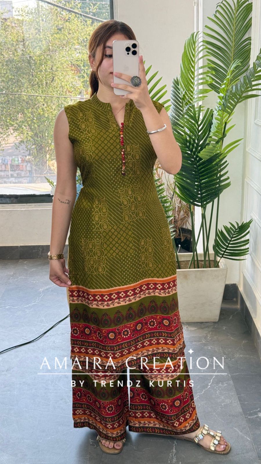Dharini (17 inches sleeves available)