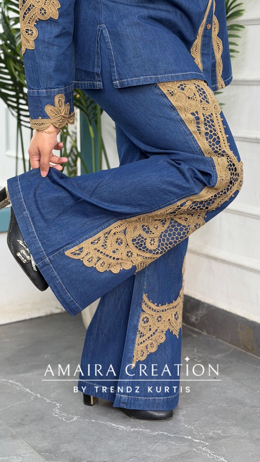 Raya (Dark blue)
