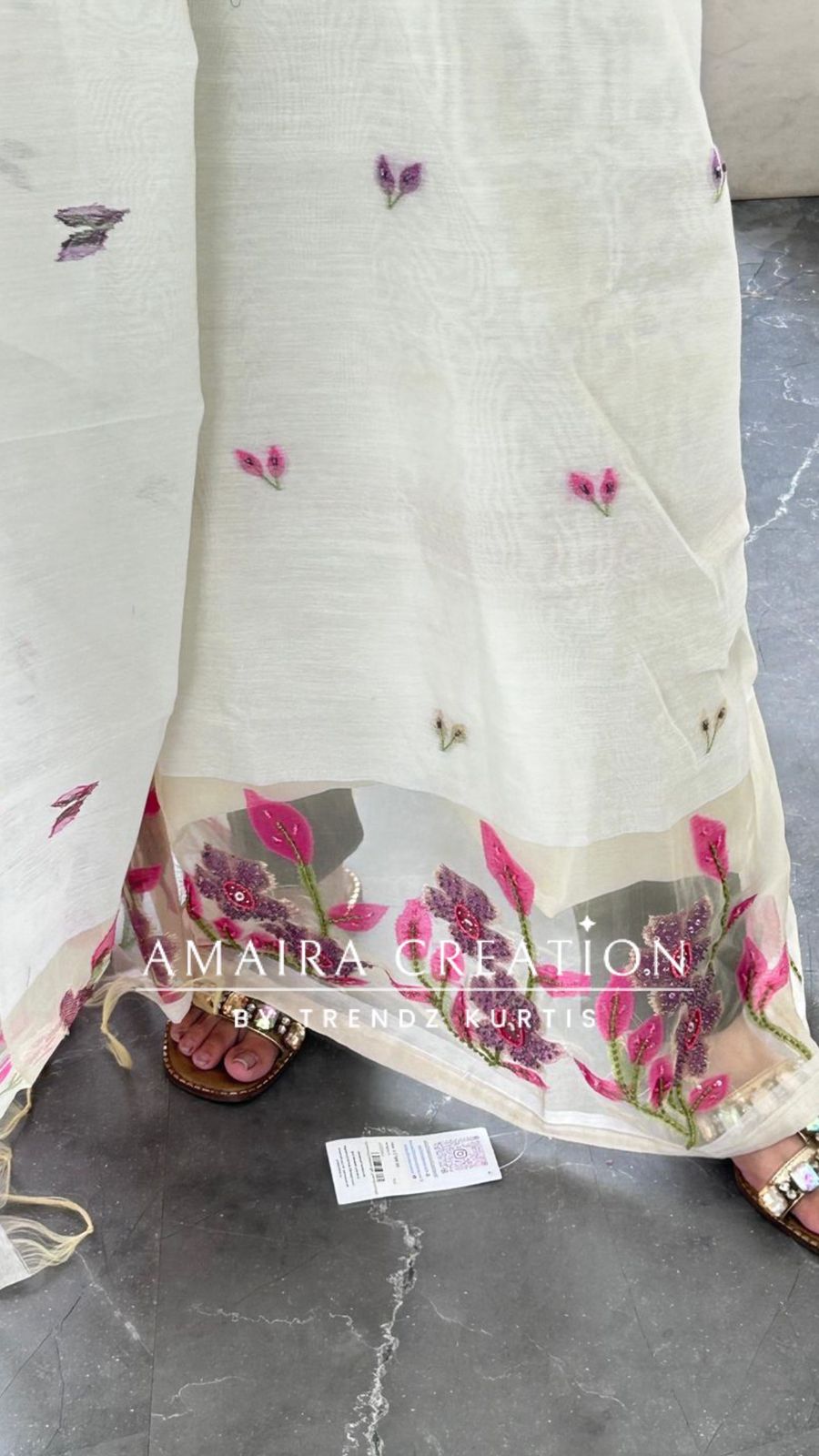 Premium Mul Chanderi Off White Pink Colour Unstitched Suit With Organza Dupatta