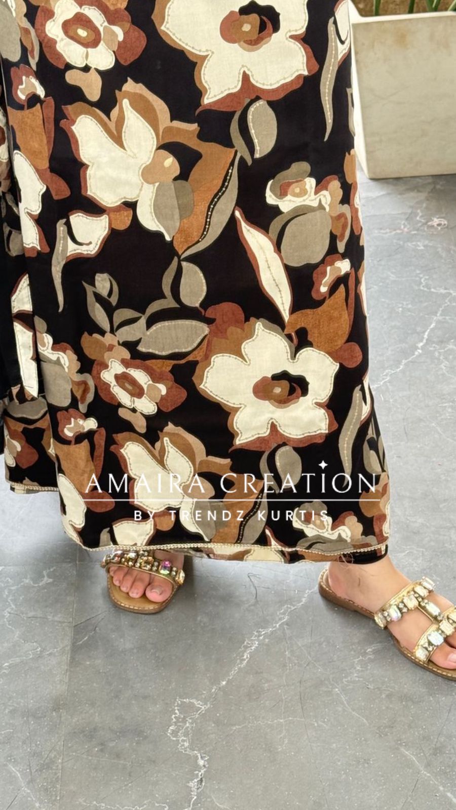 Premium Cotton Black Colour Unstitched Suit With Chiffon Dupatta