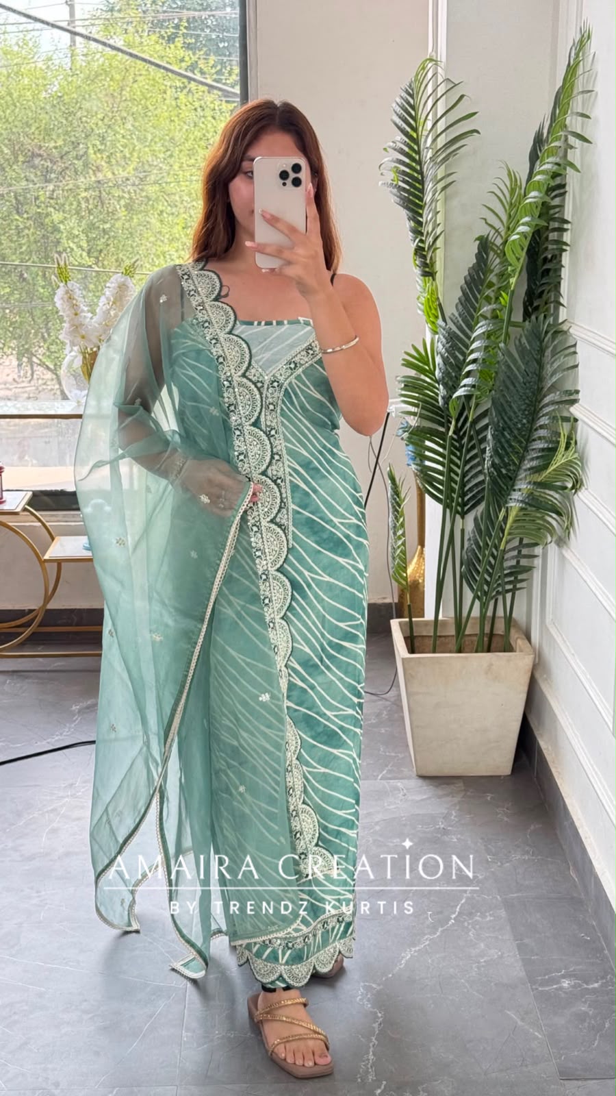Muslin Fabric Unstitch Suit With Organza Dupatta