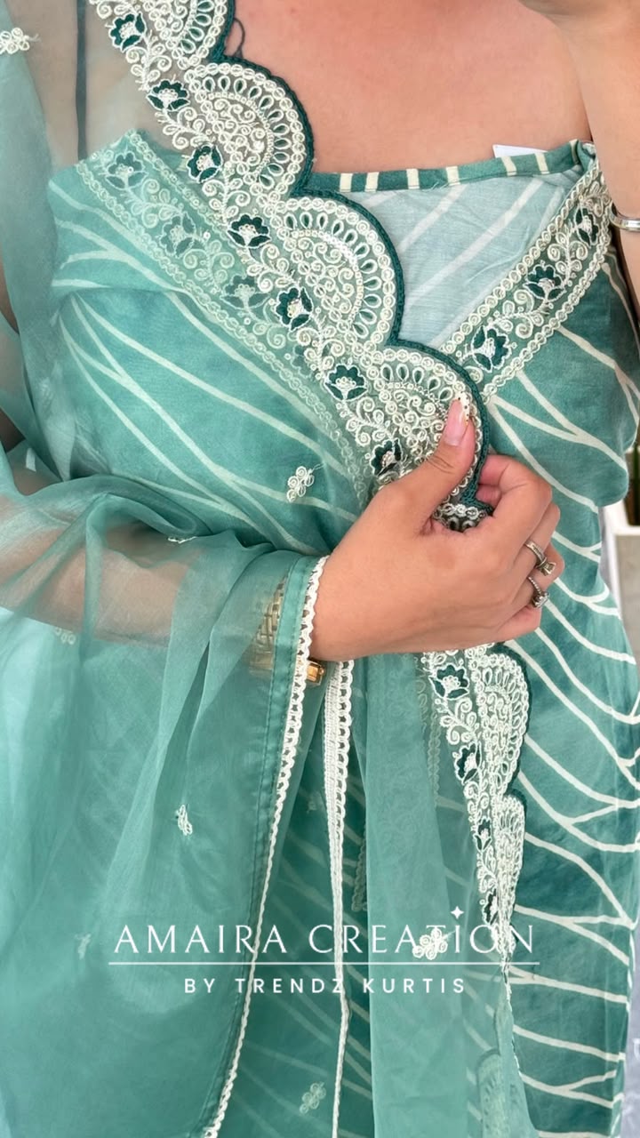 Muslin Fabric Unstitch Suit With Organza Dupatta