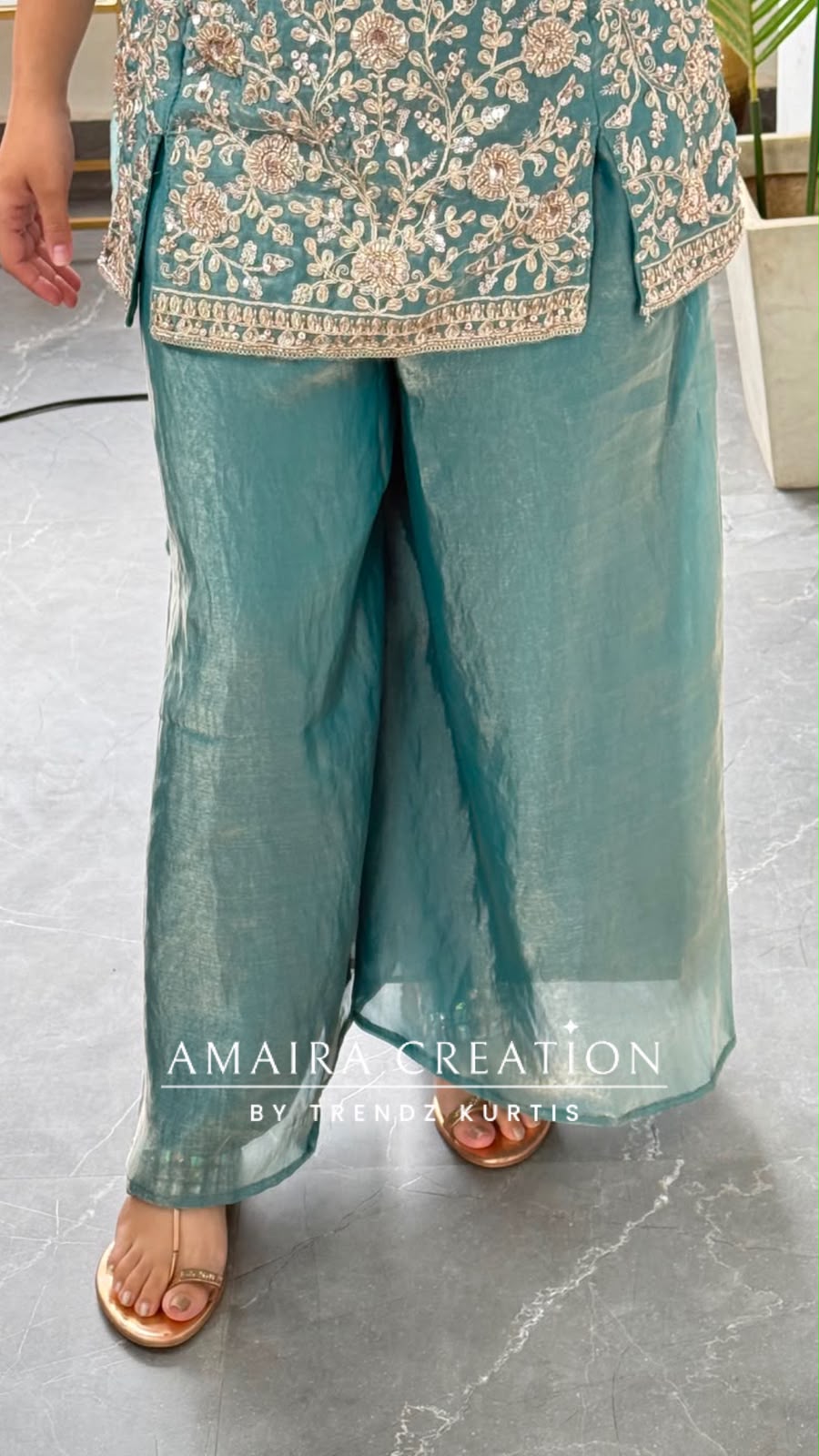 Mehr (17 inches sleeves available)
