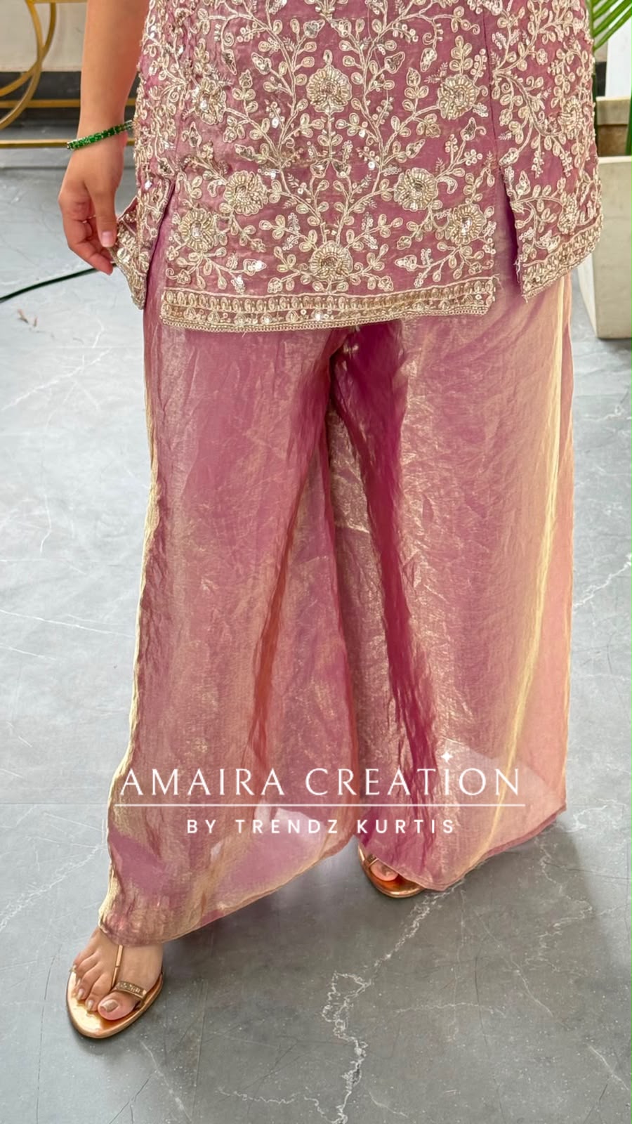 Mehr (Onion colour) (17 inches sleeves available)