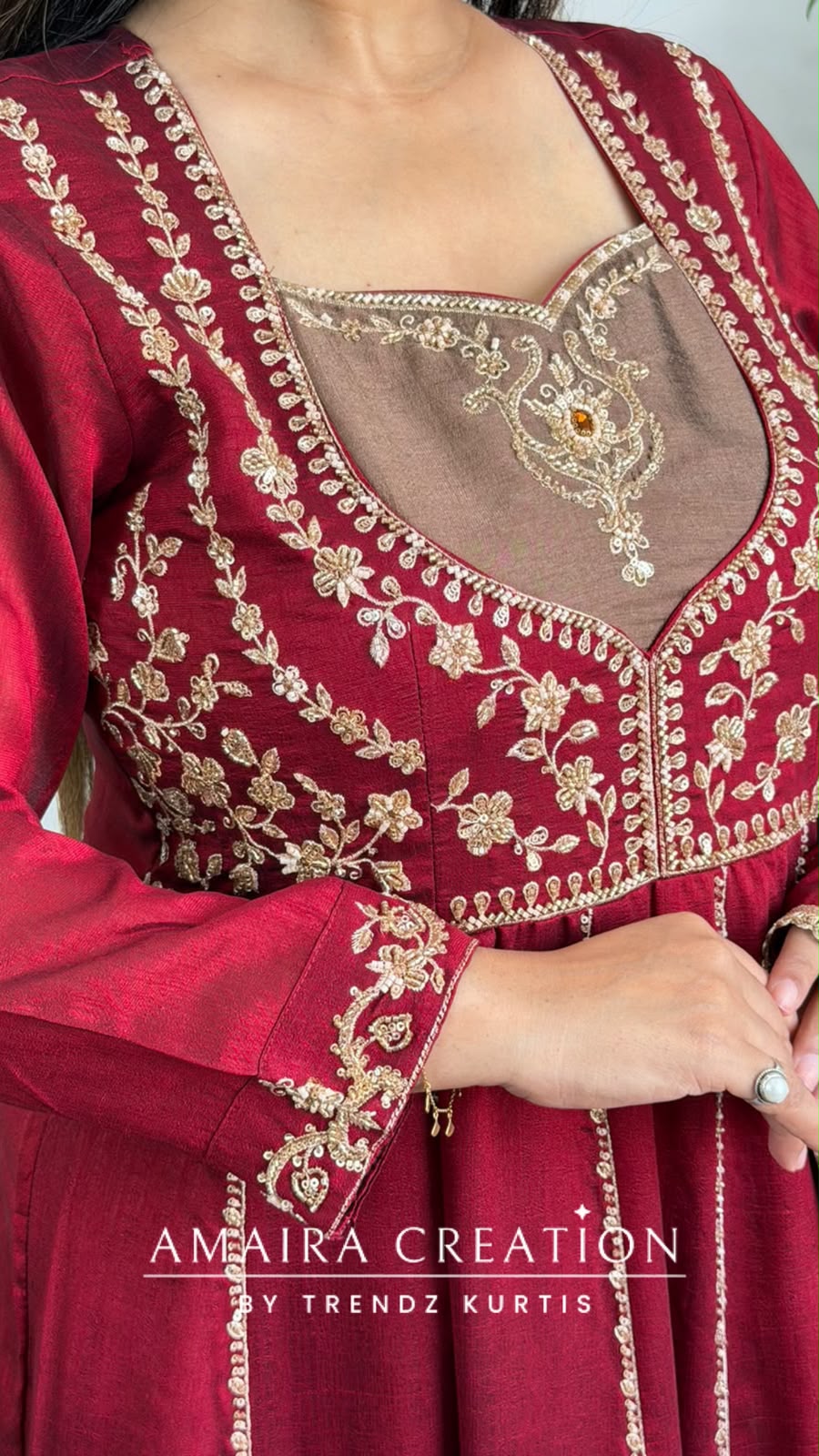 Elara(Maroon)