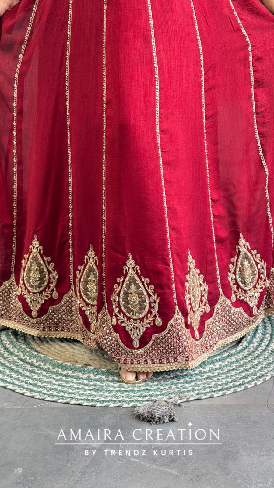 Elara(Maroon)