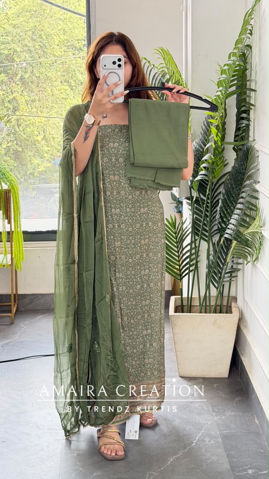 Premium Muslin Green Colour Unstitch Suit With Chiffon Dupatta