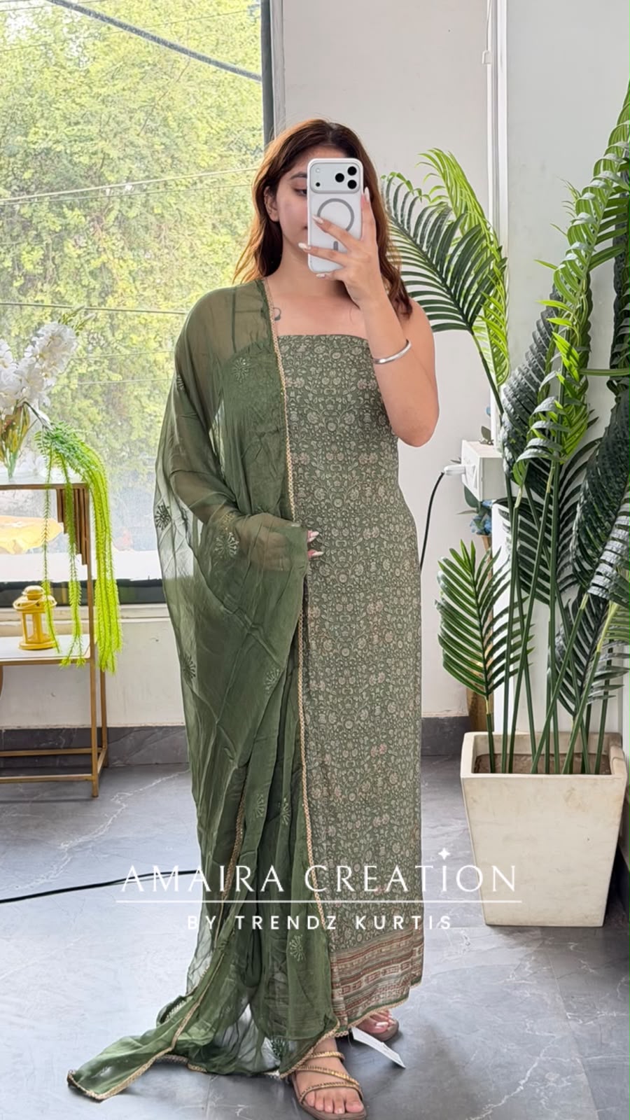 Premium Muslin Green Colour Unstitch Suit With Chiffon Dupatta