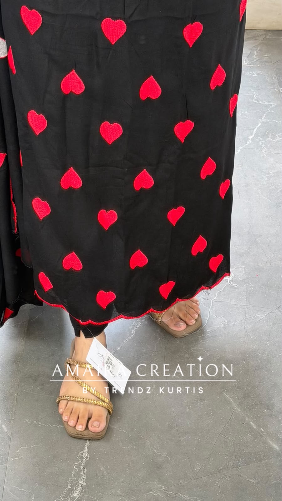Premium Reyon Black Colour Brautiful Heart Shape Thread Embroidery Unstitch Suit