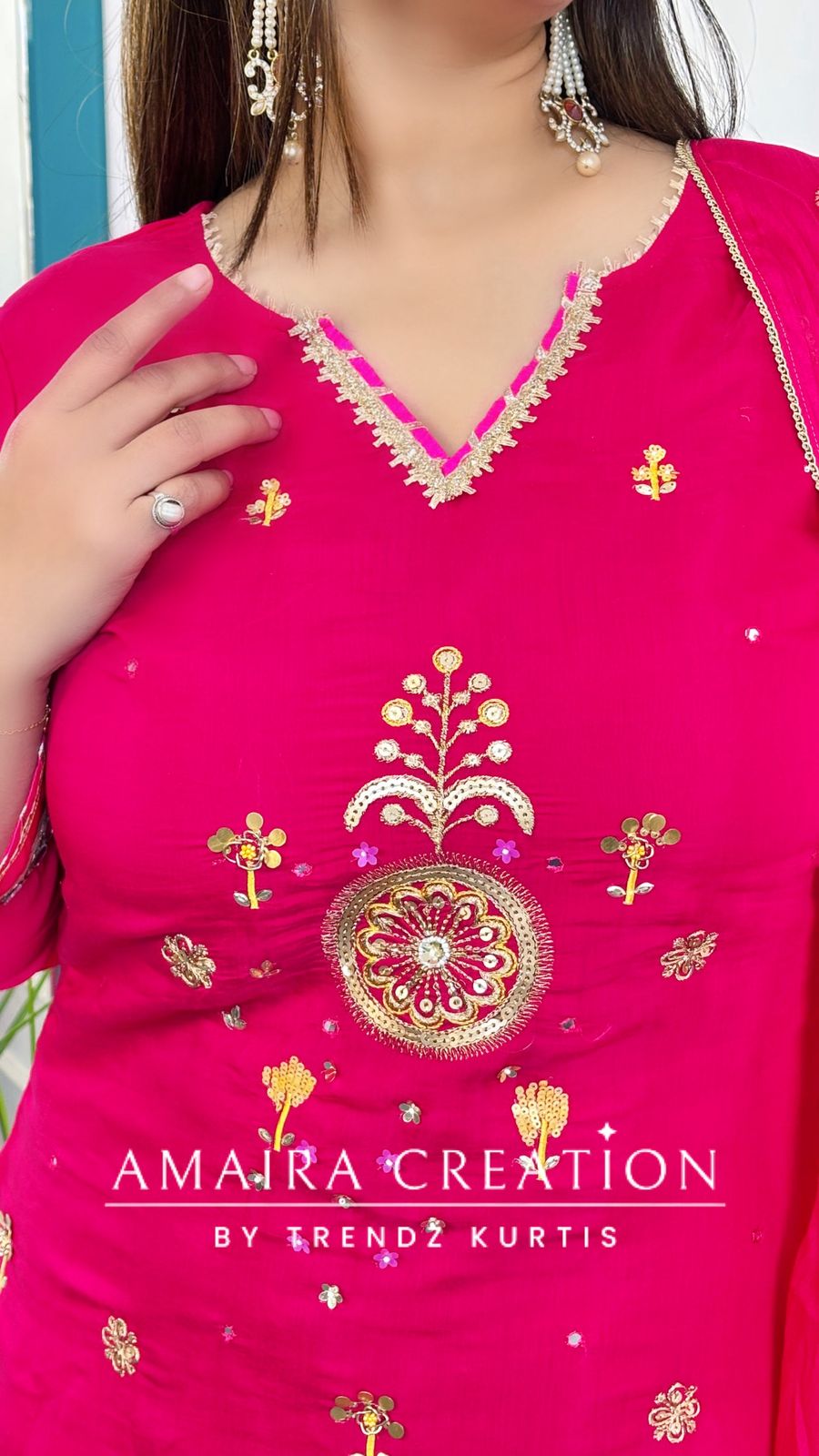 Premium Mulchanderi Magenta pink Divider Set With Georgette Fabric Divider Set